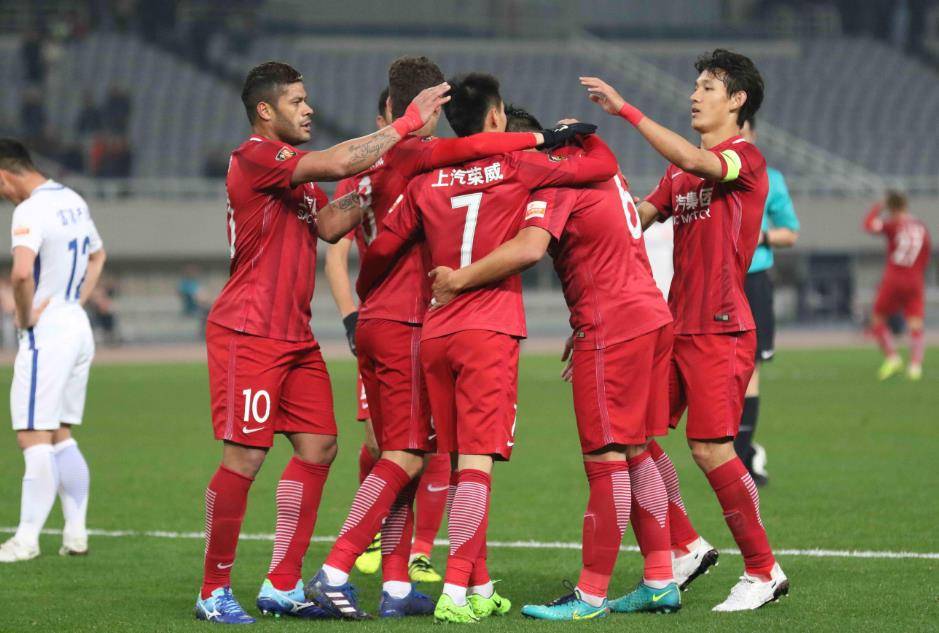 开云体育APP下载-巨星半场精彩表演，带领球队奋勇争冠