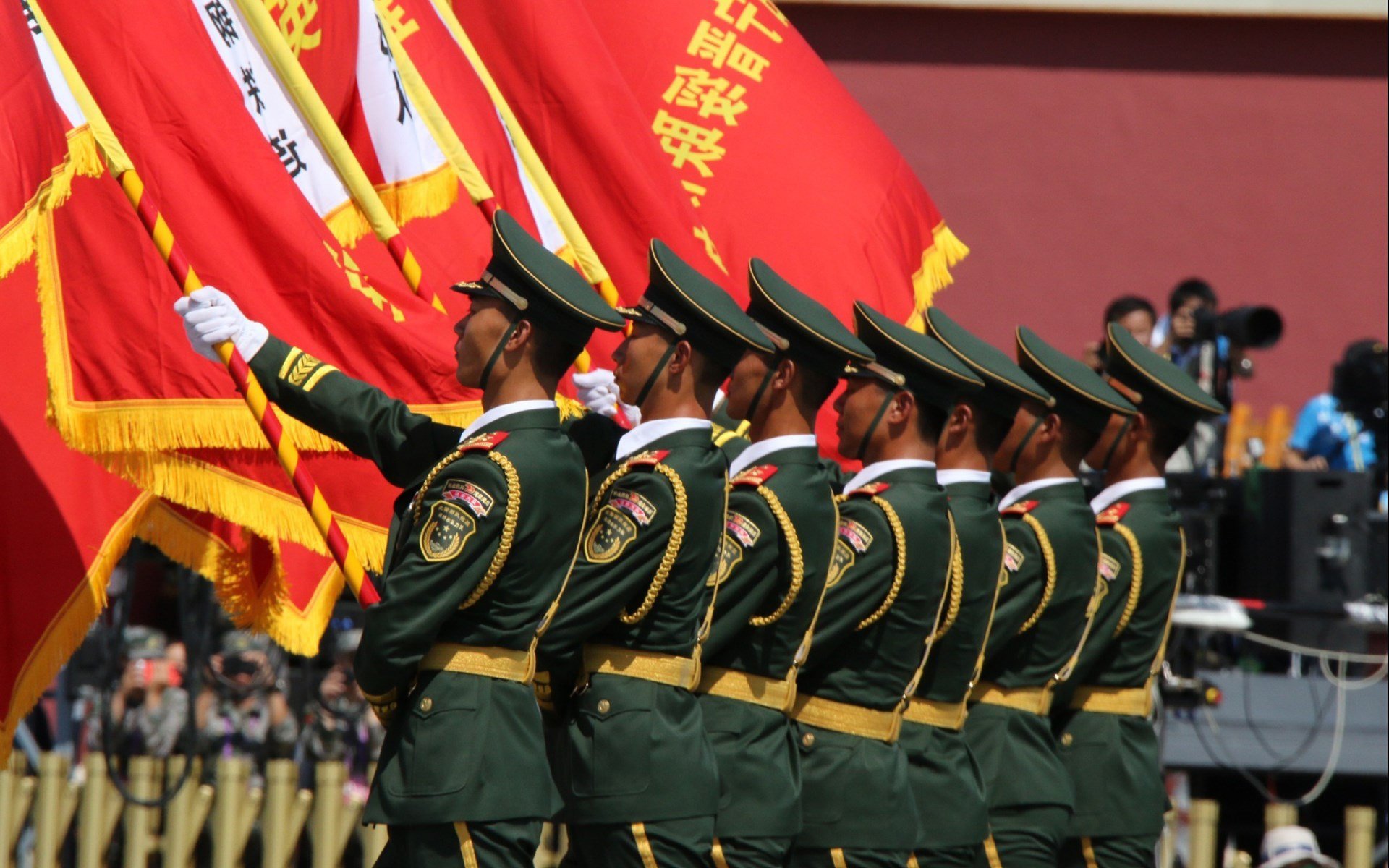 _湖人全队火力全开,季后赛希望逐步明朗_,湖人这赛季的阵容