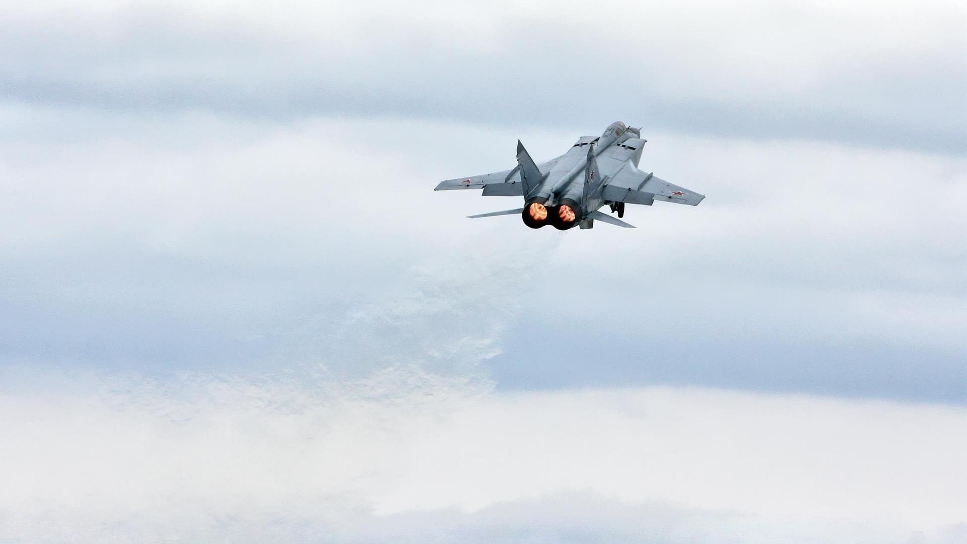 “英超末轮决战:排名变天夺冠格局重塑”,英超争冠2021