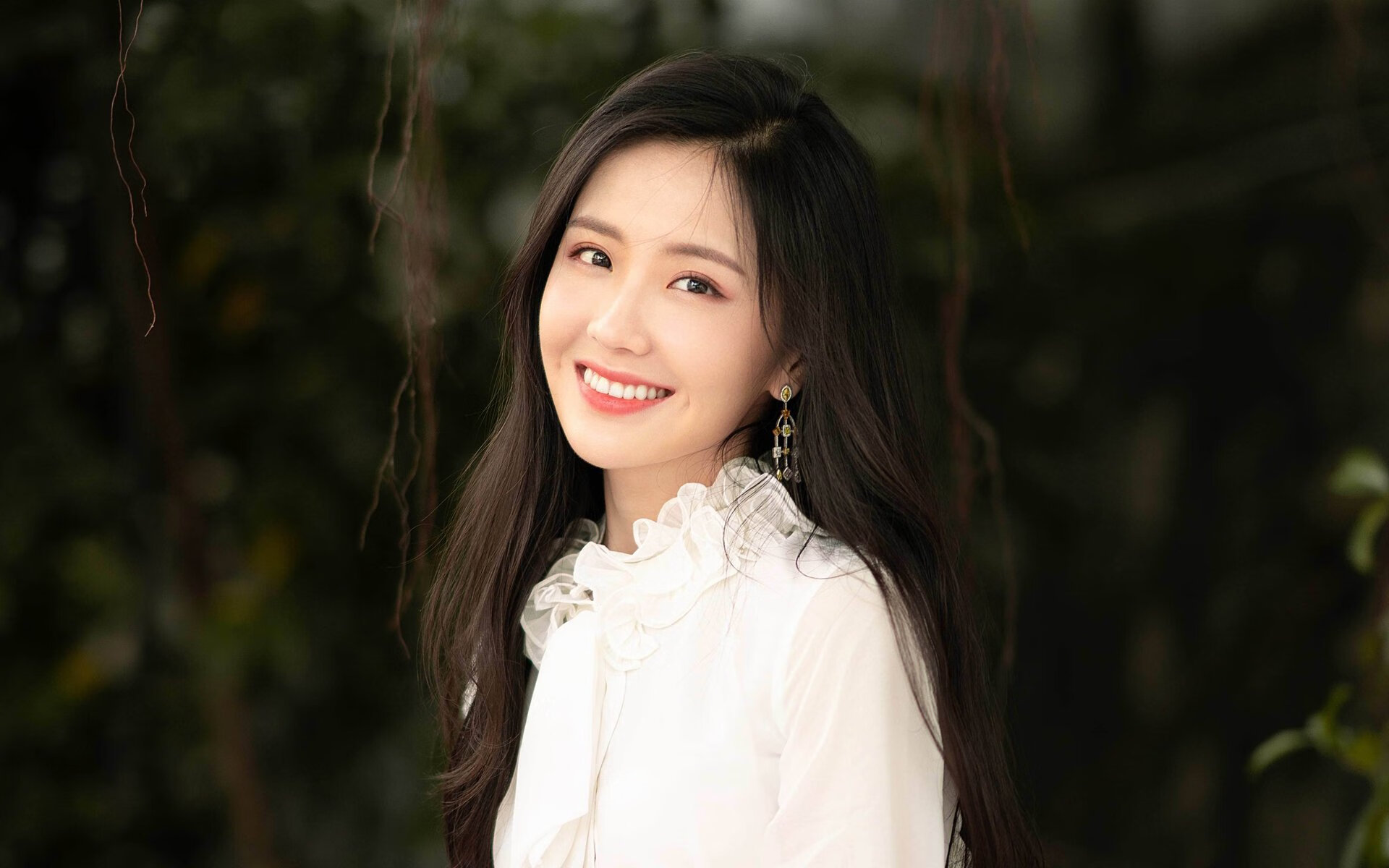 开云官网-步行者完封湖人，系列赛焦点战中哈利伯顿带伤作战，哈登和两将加盟步行者